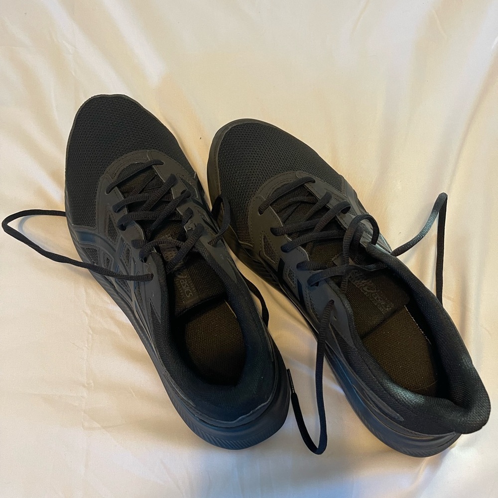Asics Men's Black Athletic Sneakers